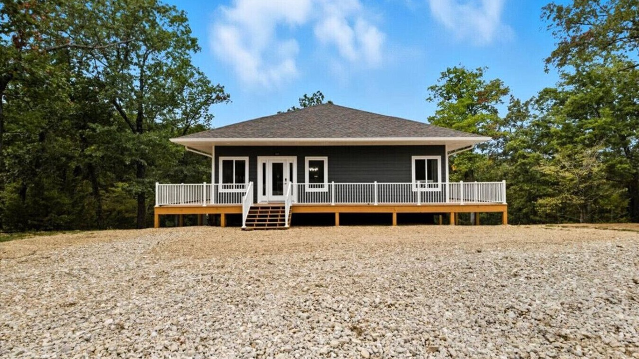 Photo of Outdoor in Roach