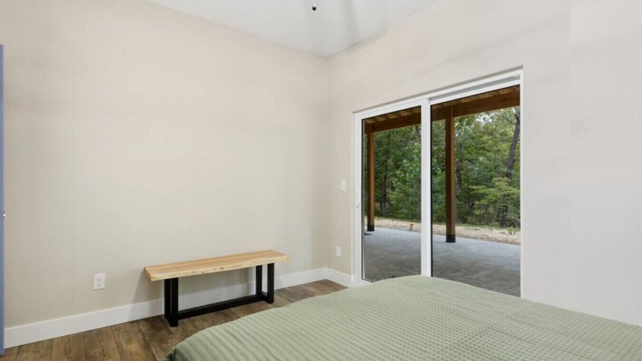 Photo of Bedroom in Roach