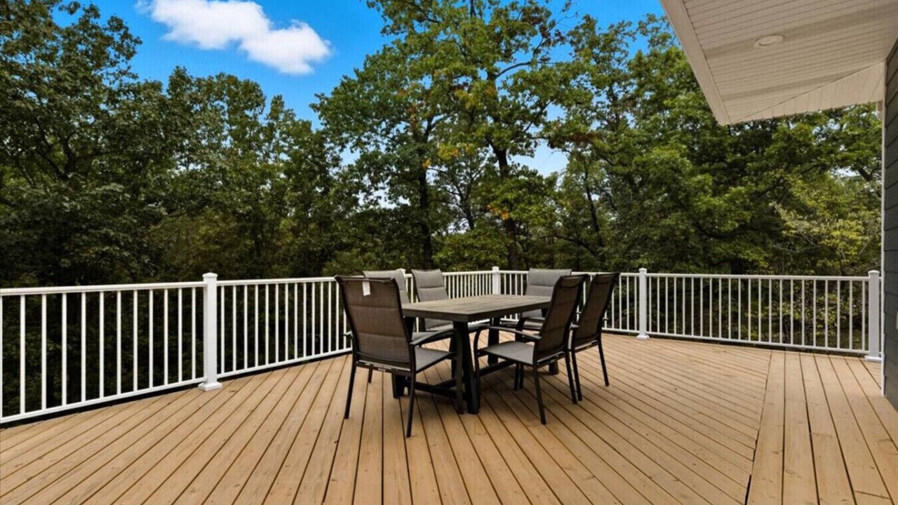 Photo of Outdoor in Roach