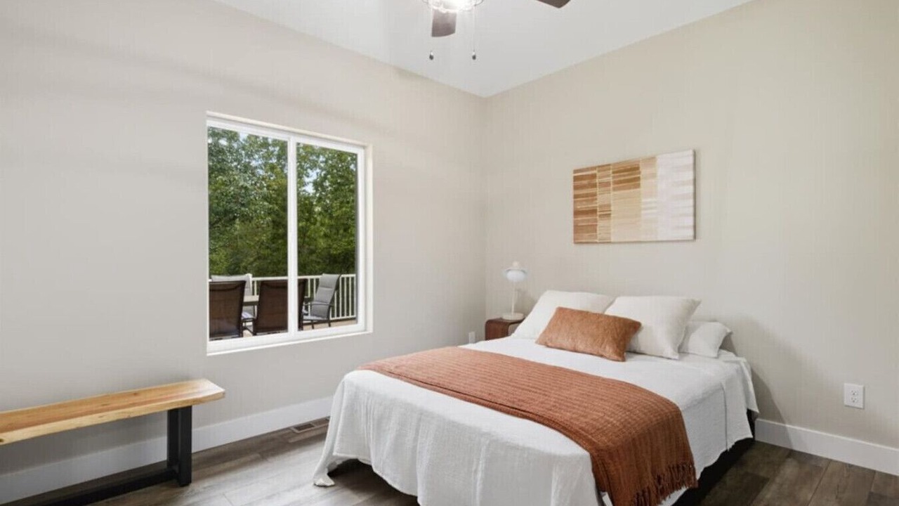 Photo of Bedroom in Roach
