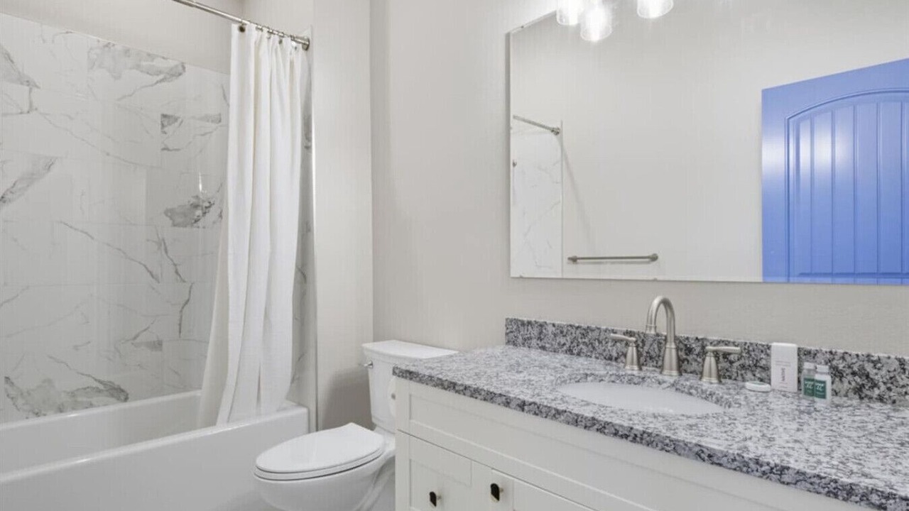 Photo of Bathroom in Roach