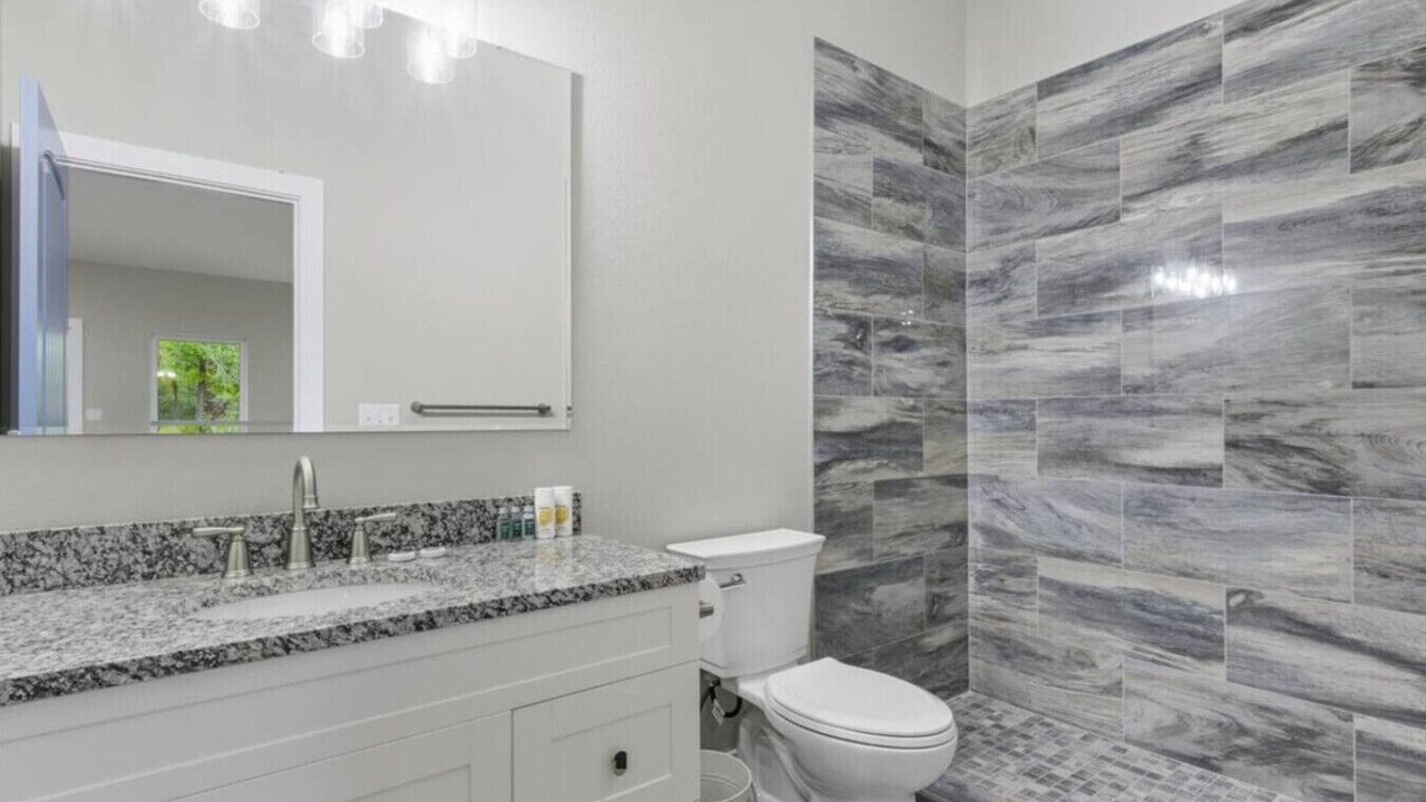Photo of Bathroom in Roach