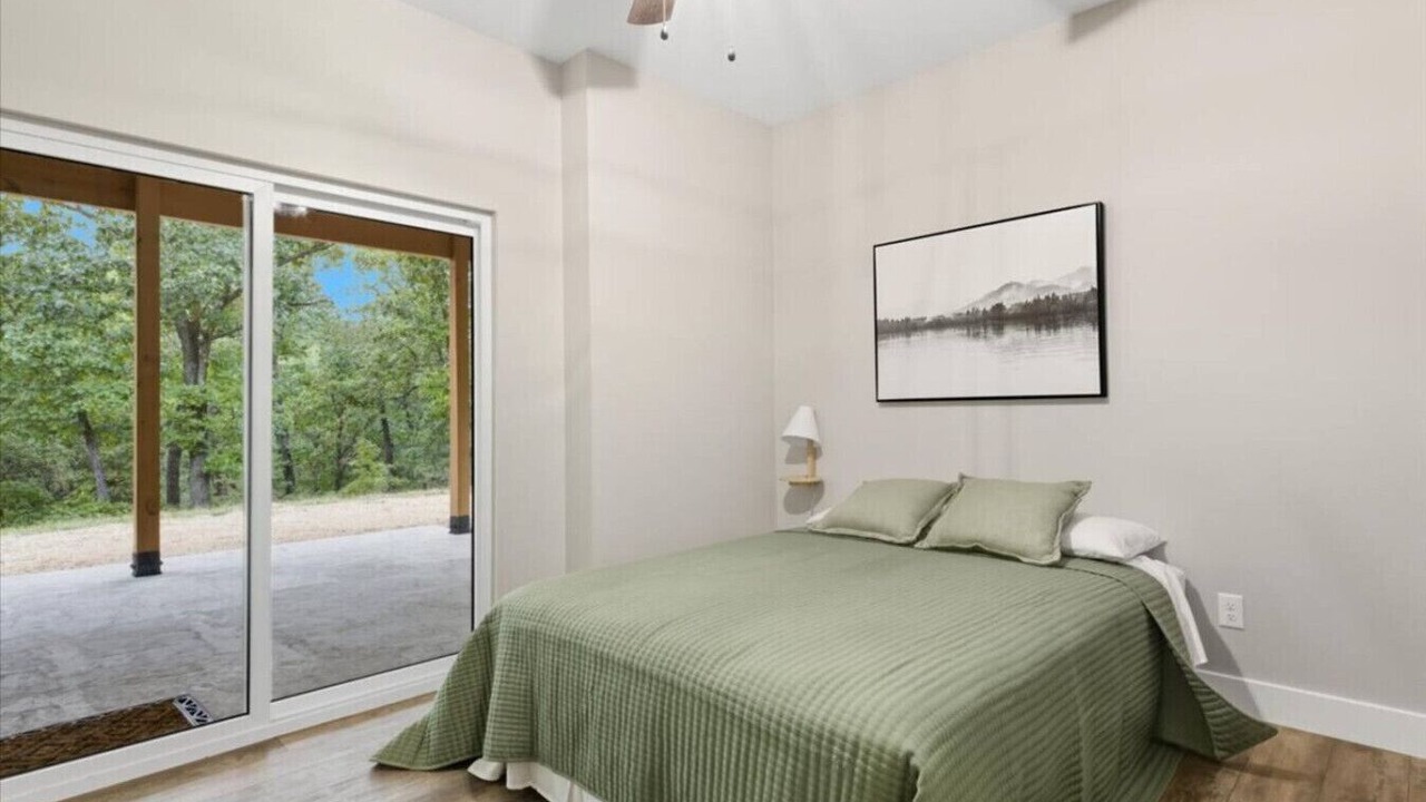 Photo of Bedroom in Roach