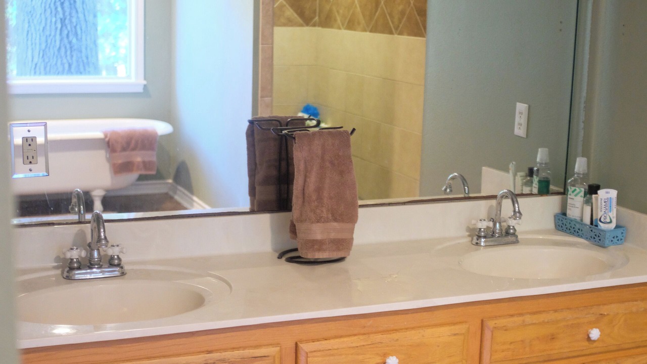 Photo of Bathroom in Dogwood