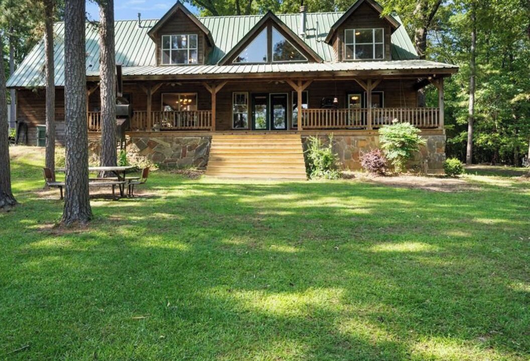 Photo of Outdoor in Dogwood