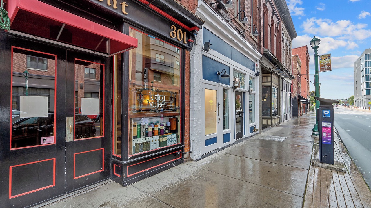 Photo of Others in Downtown Syracuse