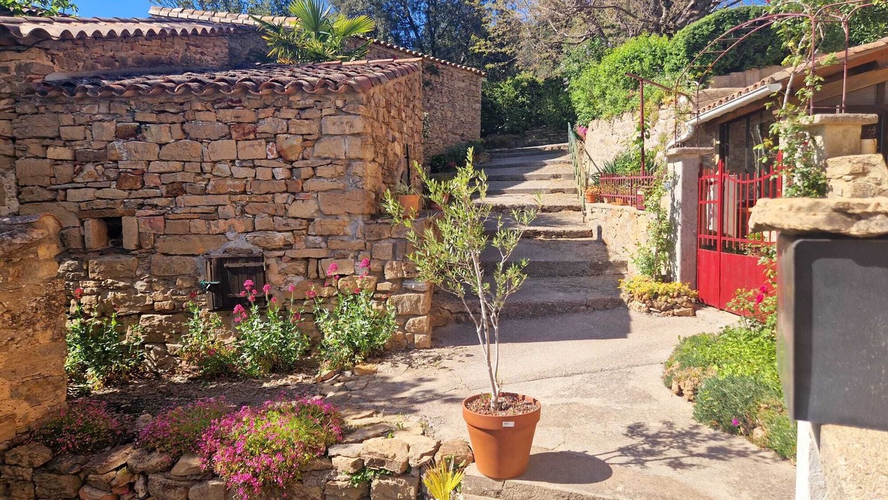 Photo of Outdoor in Saint-Sebastien-d'Aigrefeuille