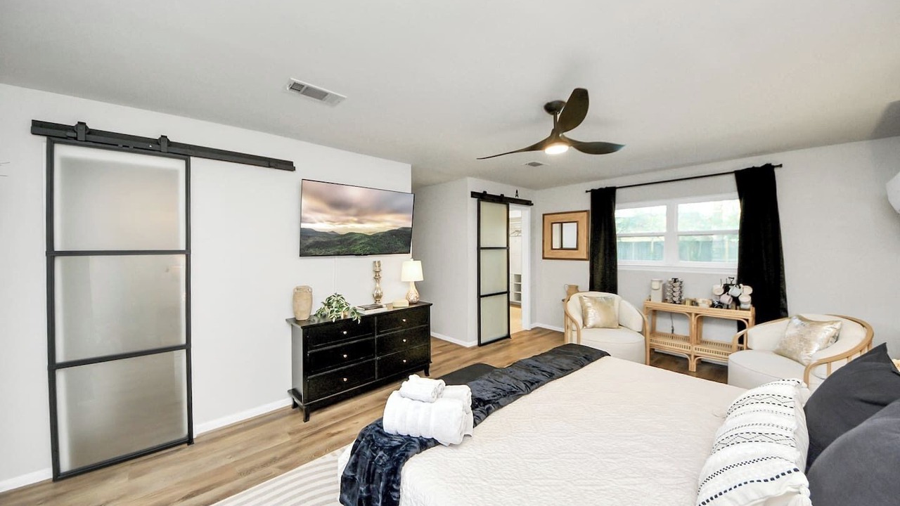 Photo of Bedroom in Kingwood