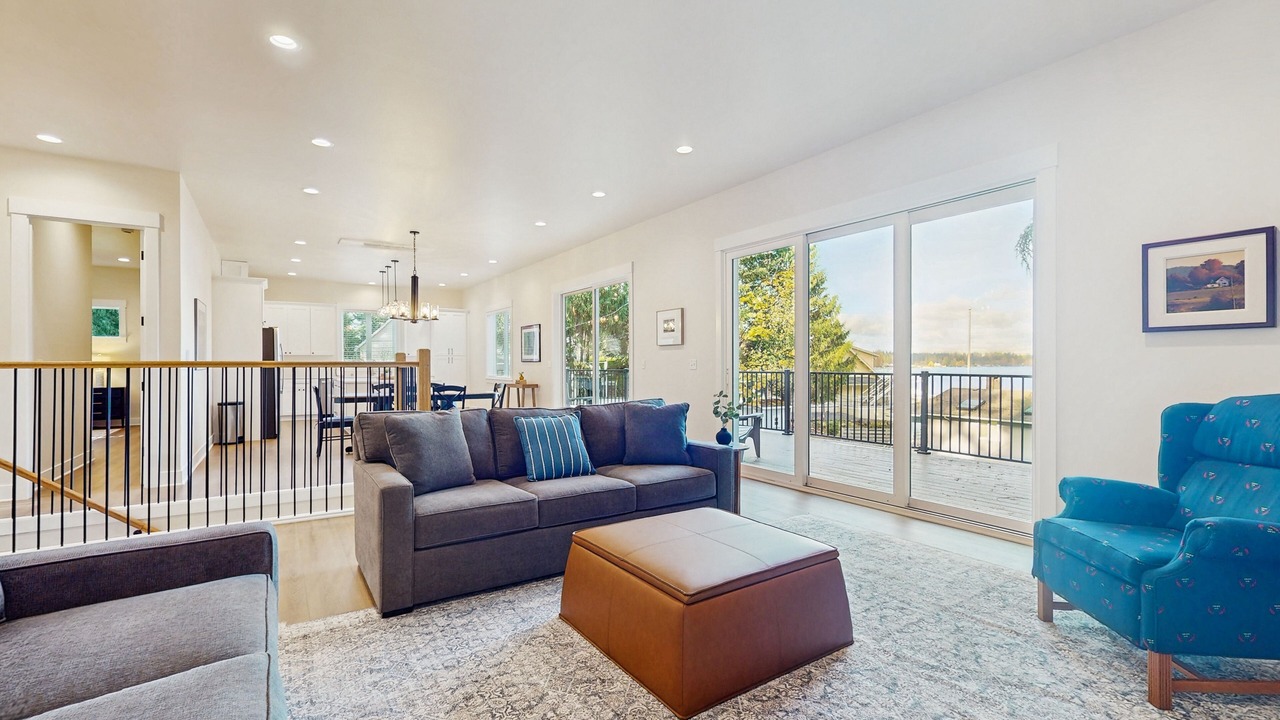 Photo of Livingroom in Lake Goodwin