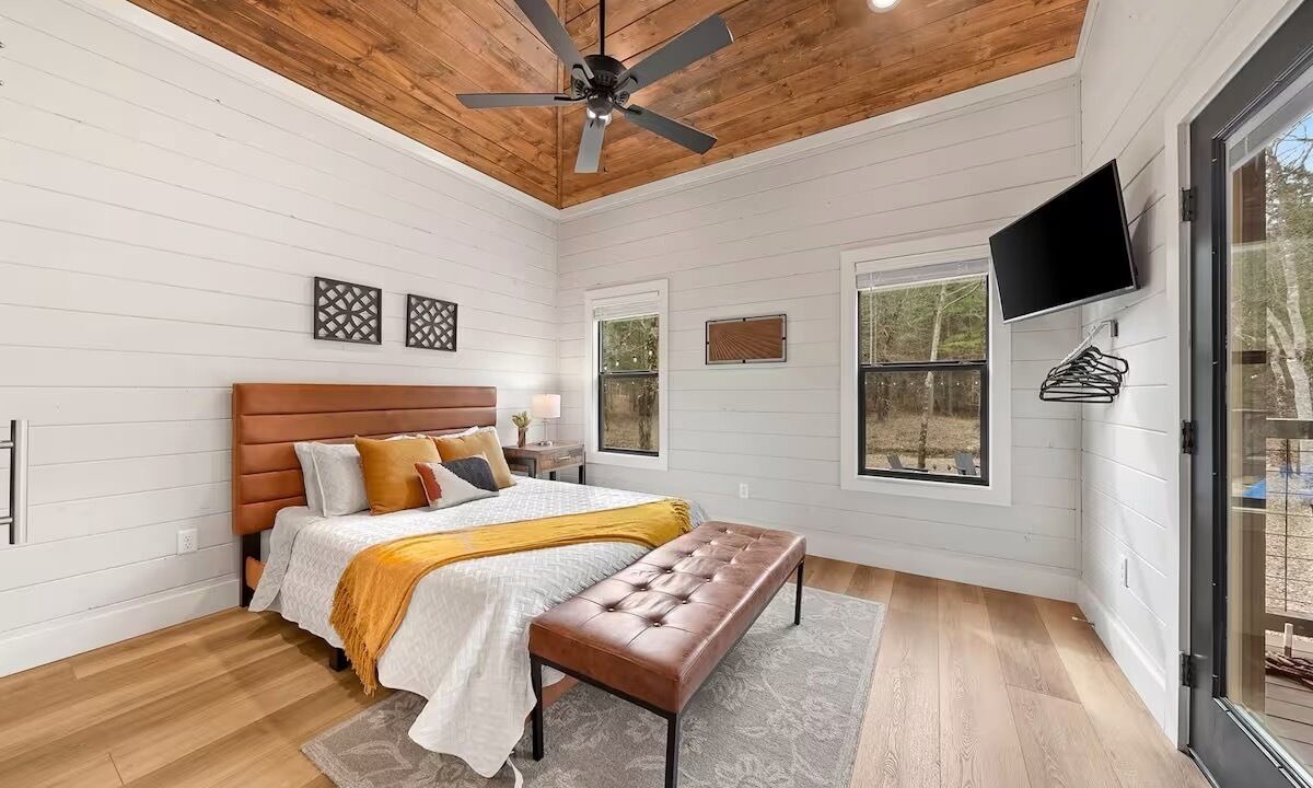 Photo of Bedroom in Hochatown