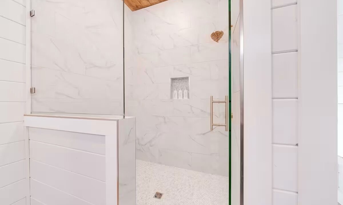 Photo of Bathroom in Hochatown