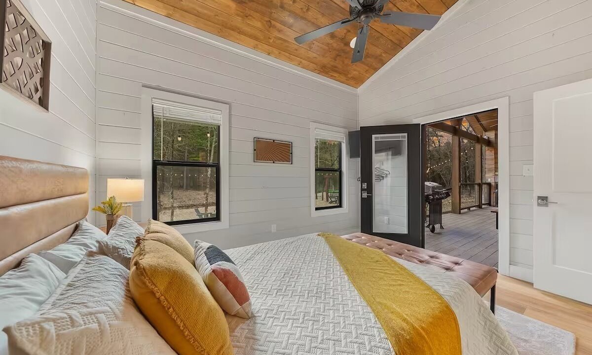 Photo of Bedroom in Hochatown