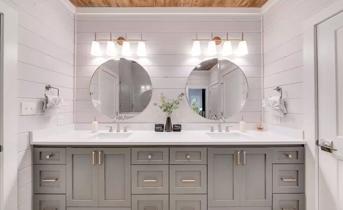 Photo of Bathroom in Hochatown