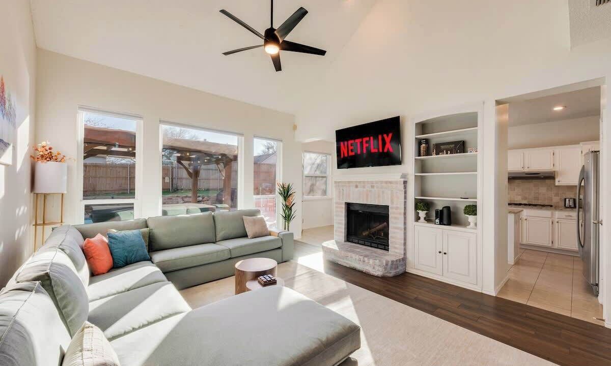 Photo of Livingroom in North Richland Hills