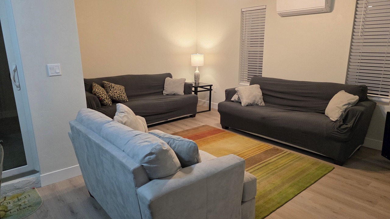 Photo of Livingroom in Thatcher