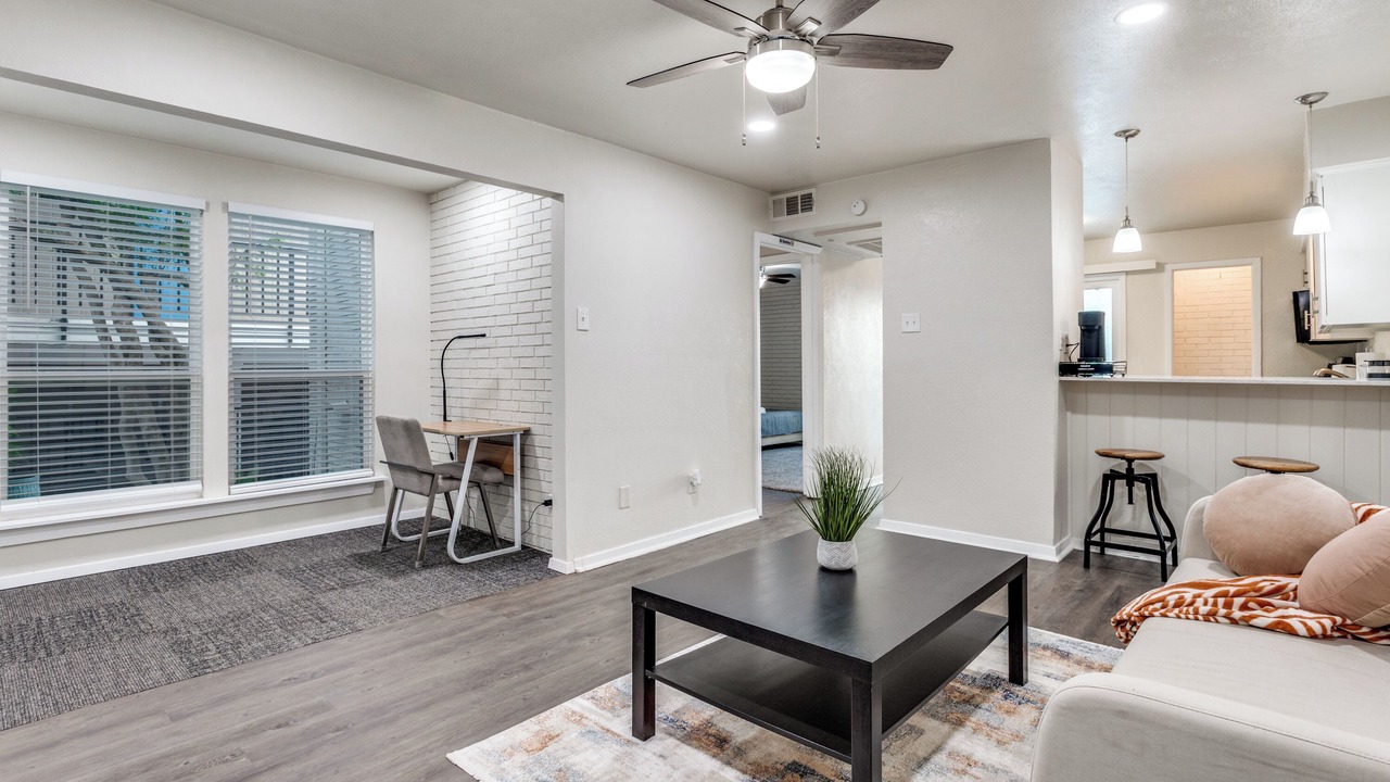 Photo of Livingroom in Oak Lawn