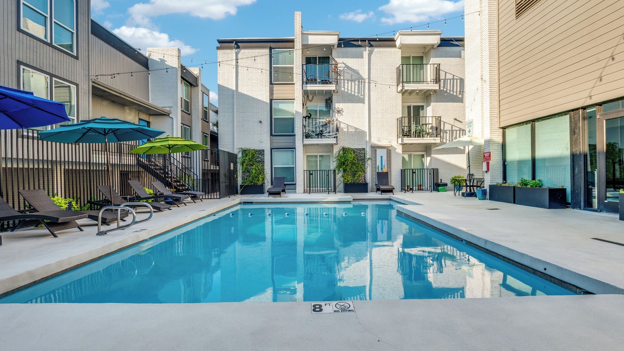Photo of Outdoor in Oak Lawn
