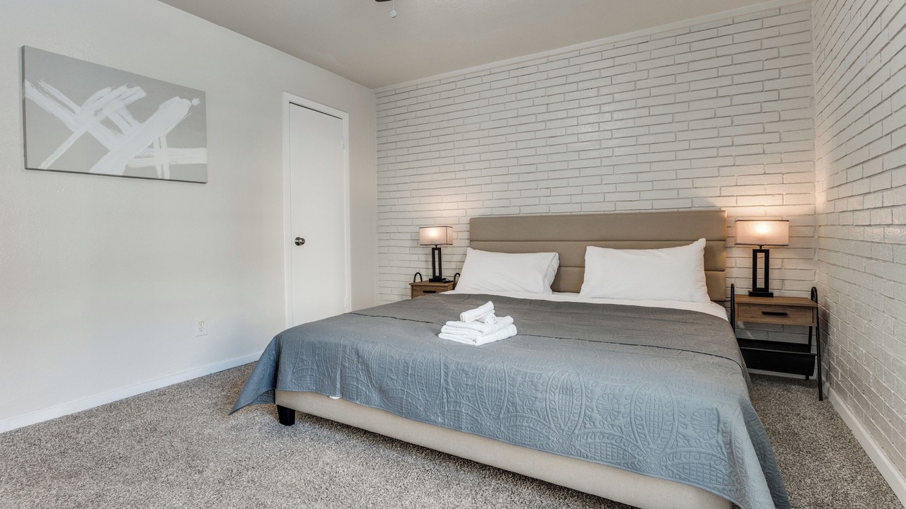 Photo of Bedroom in Oak Lawn
