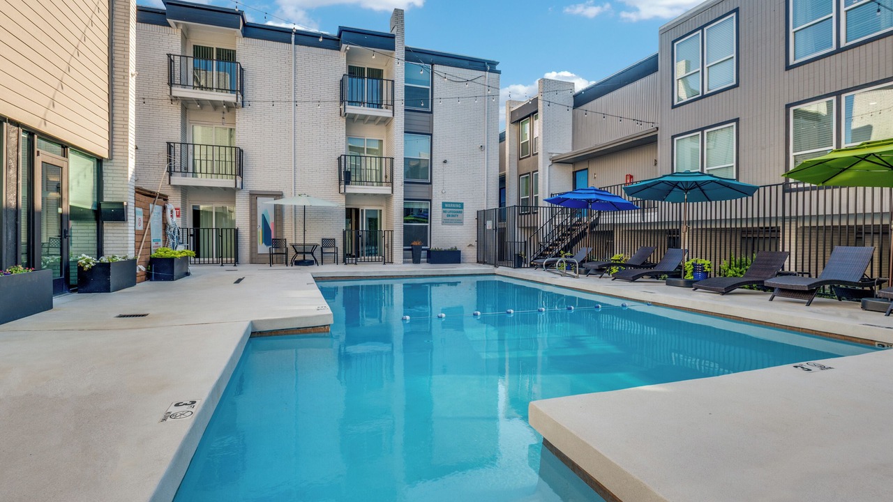 Photo of Outdoor in Oak Lawn