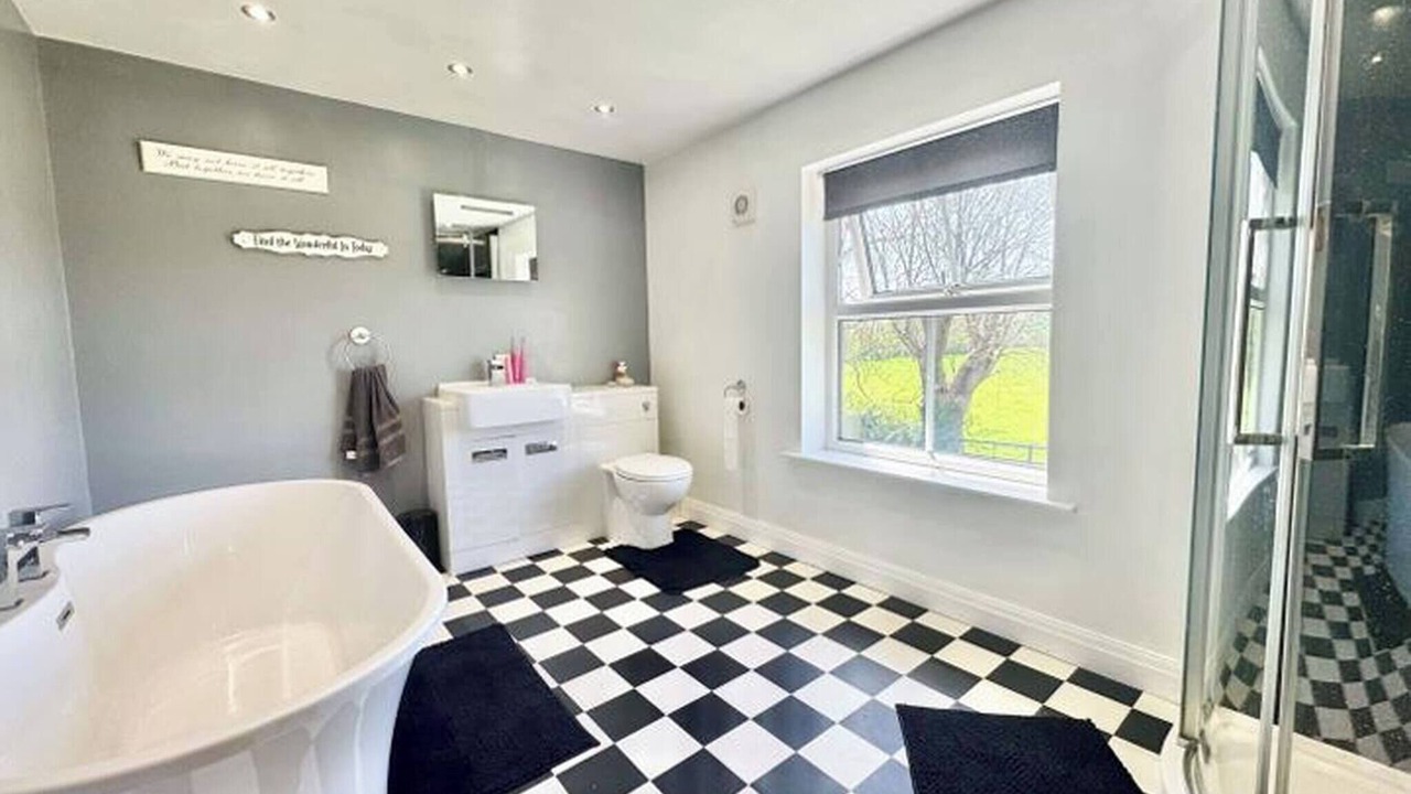 Photo of Bathroom in Louth