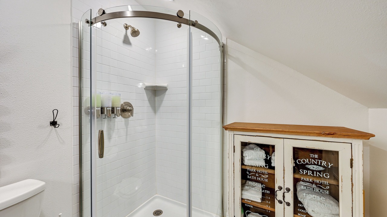 Photo of Bathroom in Tow