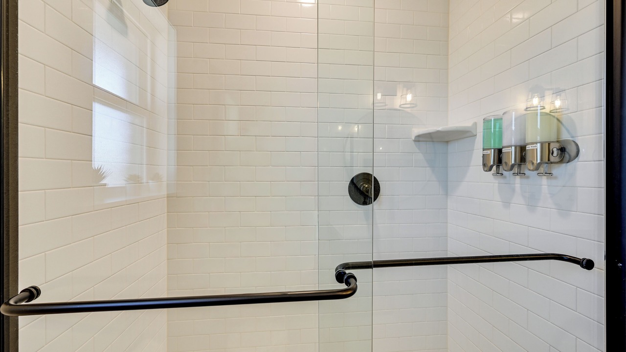 Photo of Bathroom in Tow