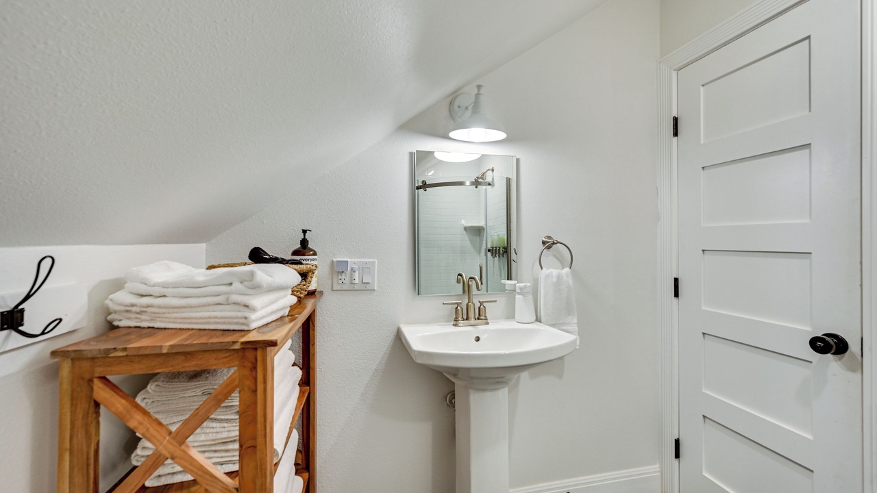 Photo of Bathroom in Tow
