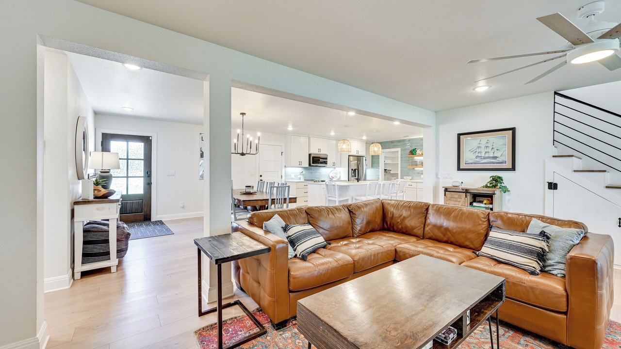 Photo of Livingroom in Tow