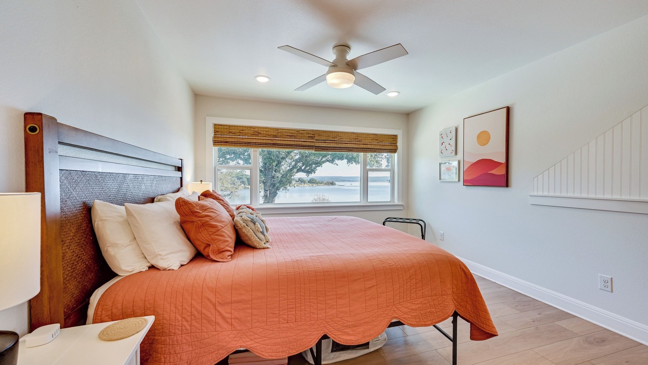 Photo of Bedroom in Tow