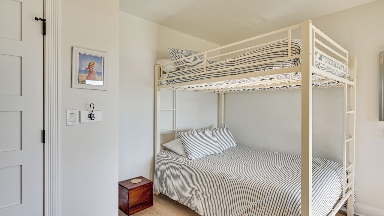 Photo of Bedroom in Tow