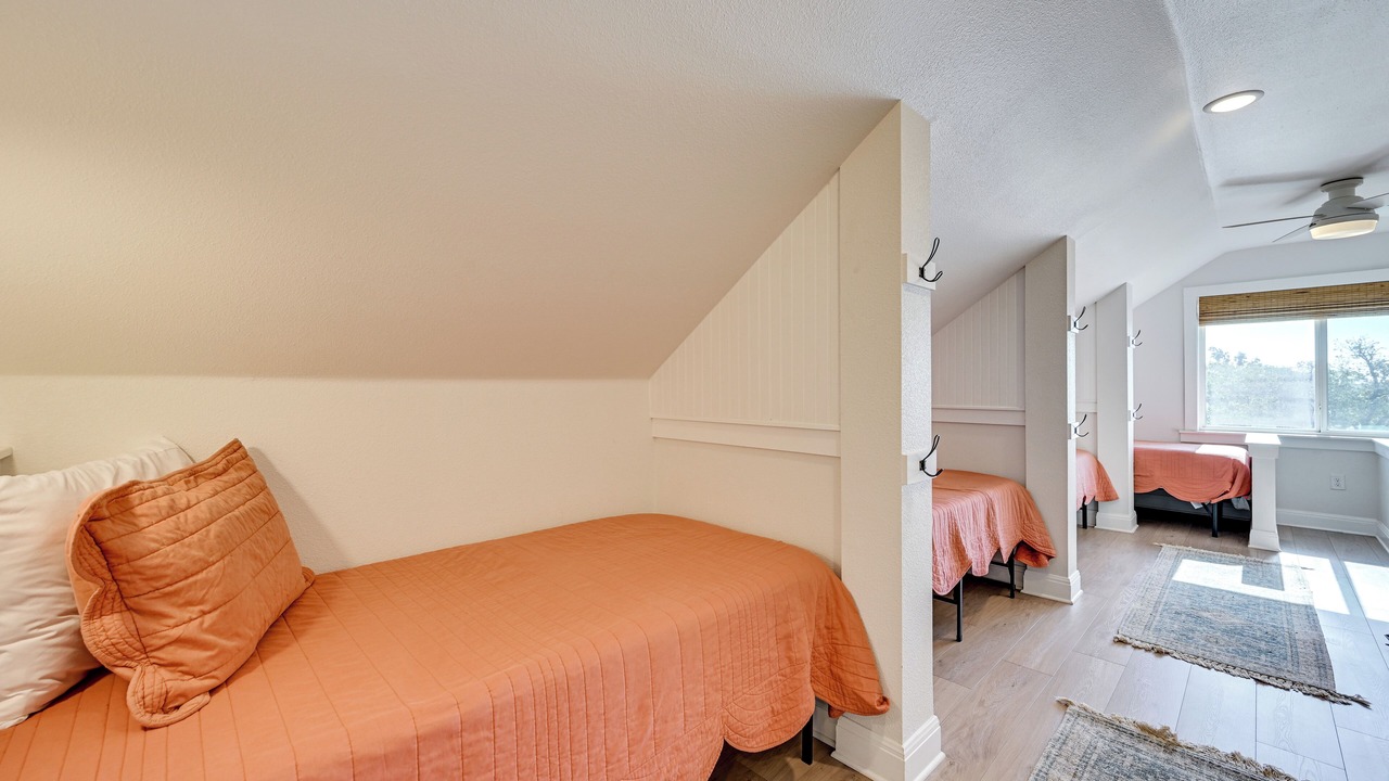 Photo of Bedroom in Tow