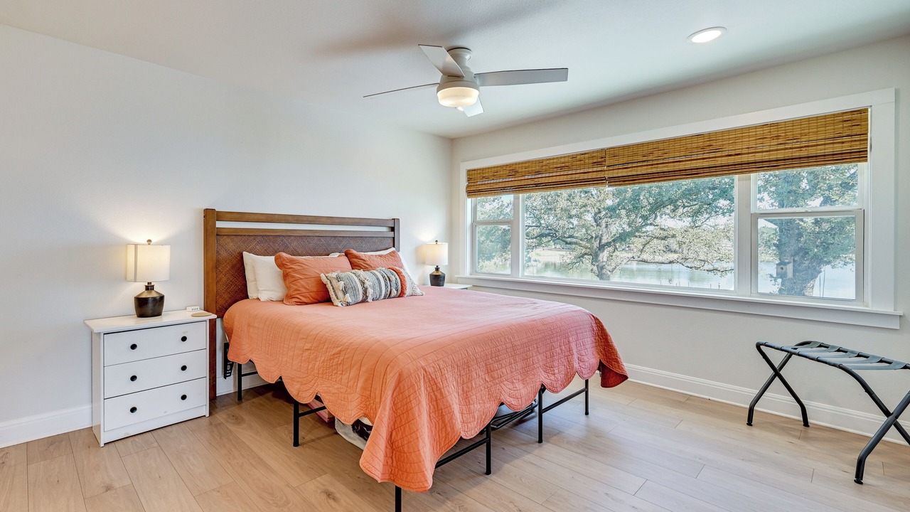 Photo of Bedroom in Tow