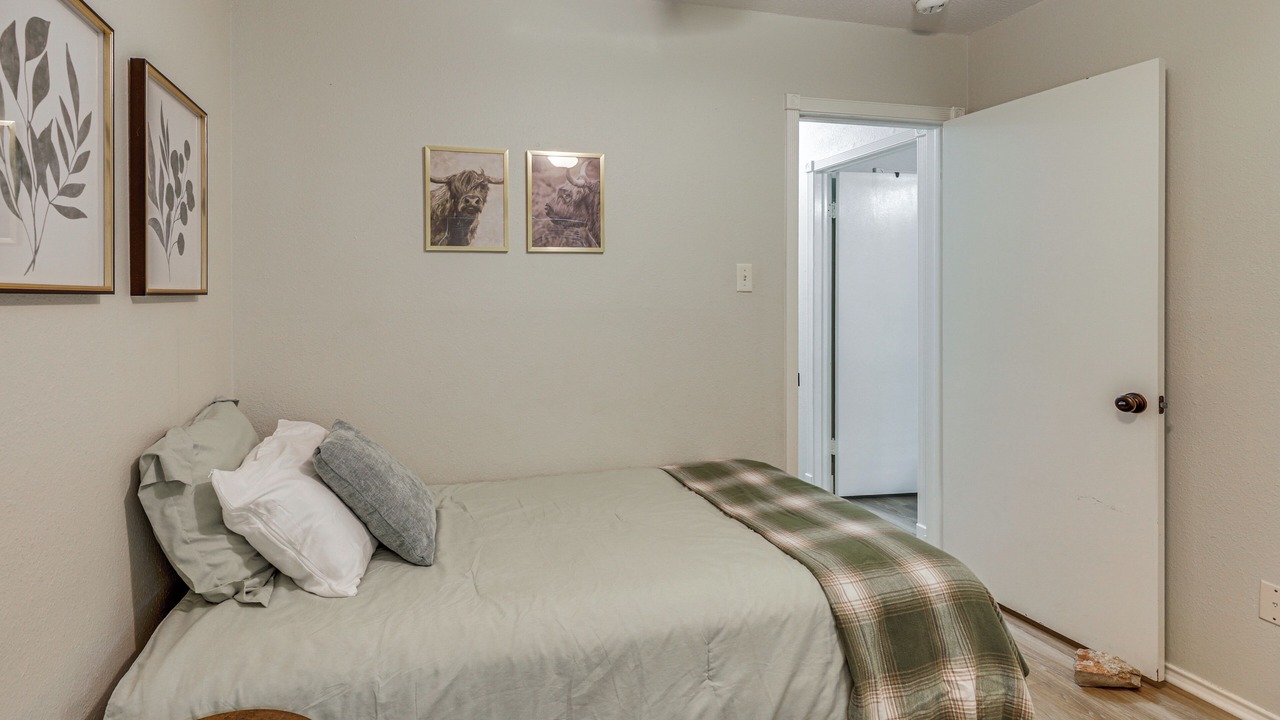 Photo of Bedroom in South Creek