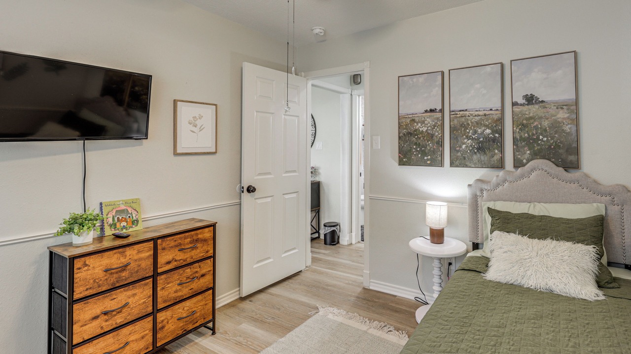 Photo of Bedroom in South Creek