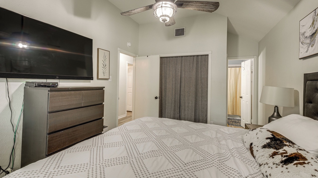Photo of Bedroom in South Creek