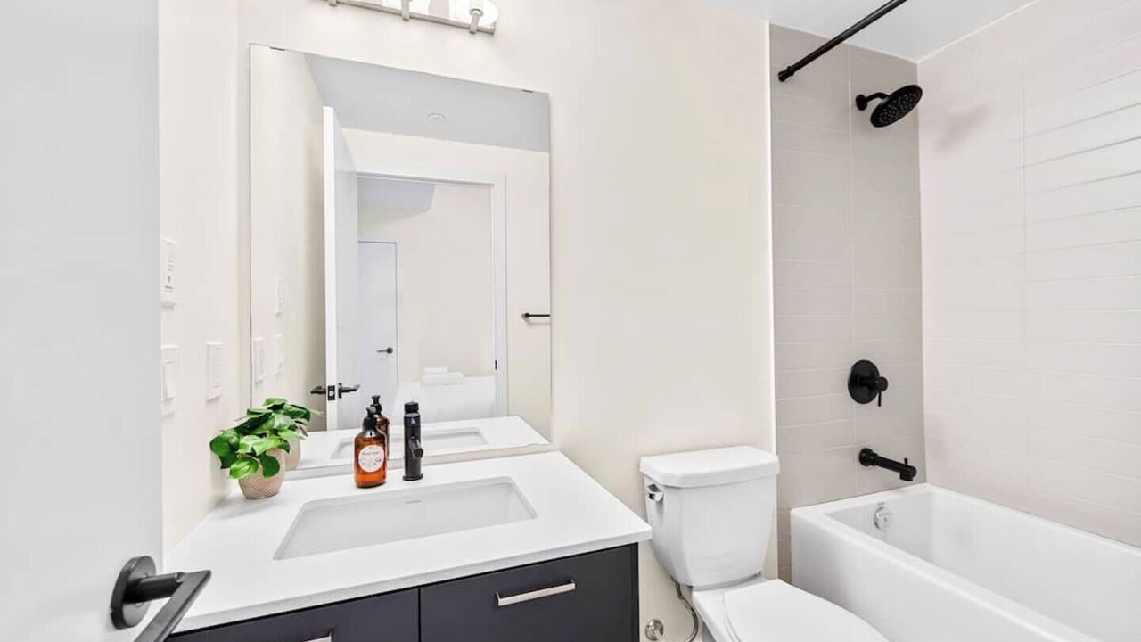 Photo of Bathroom in Harwood