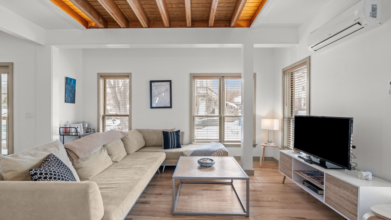 Photo of Livingroom in Westerly