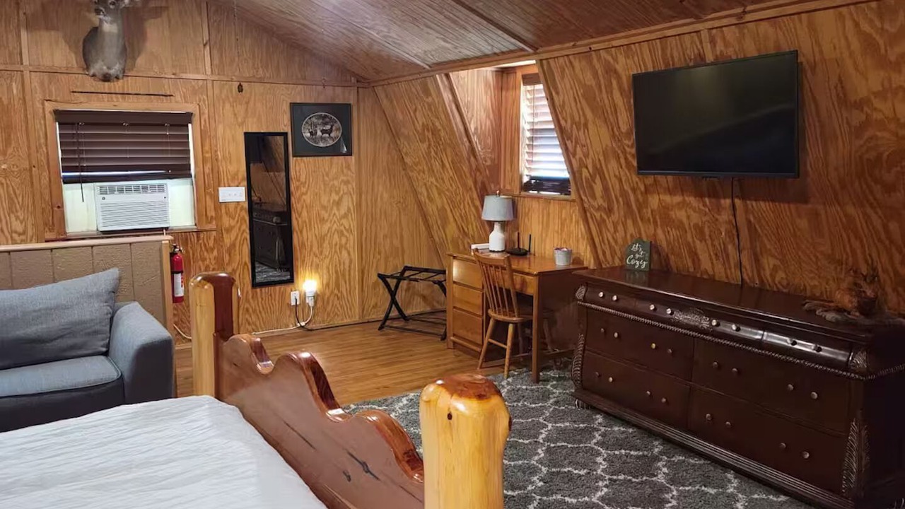 Photo of Bedroom in Humble