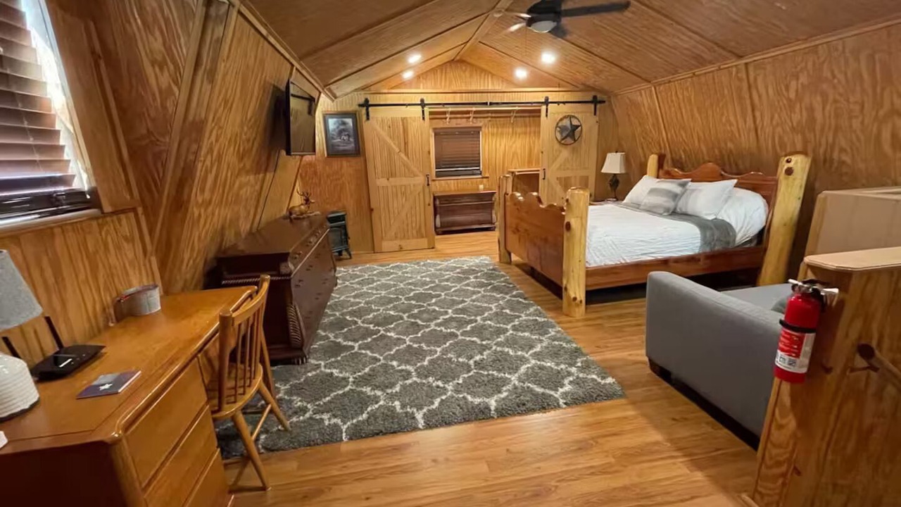 Photo of Bedroom in Humble