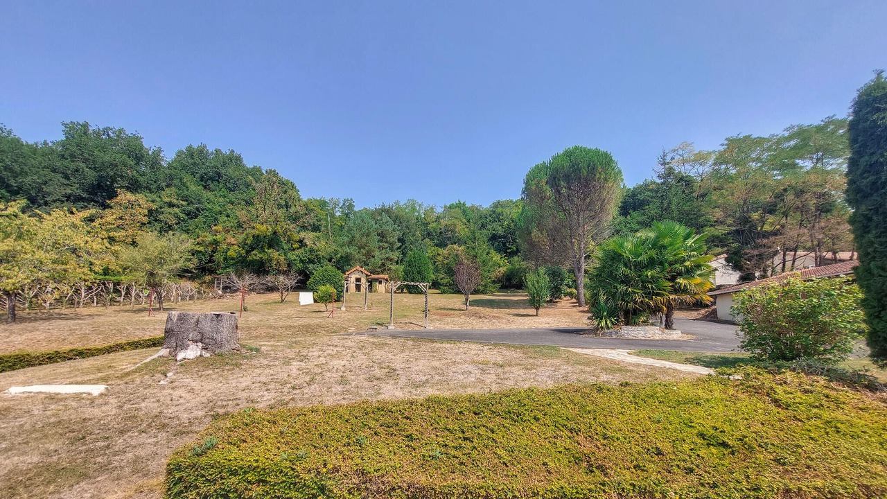 Photo of Others in Nanteuil-en-Vallee