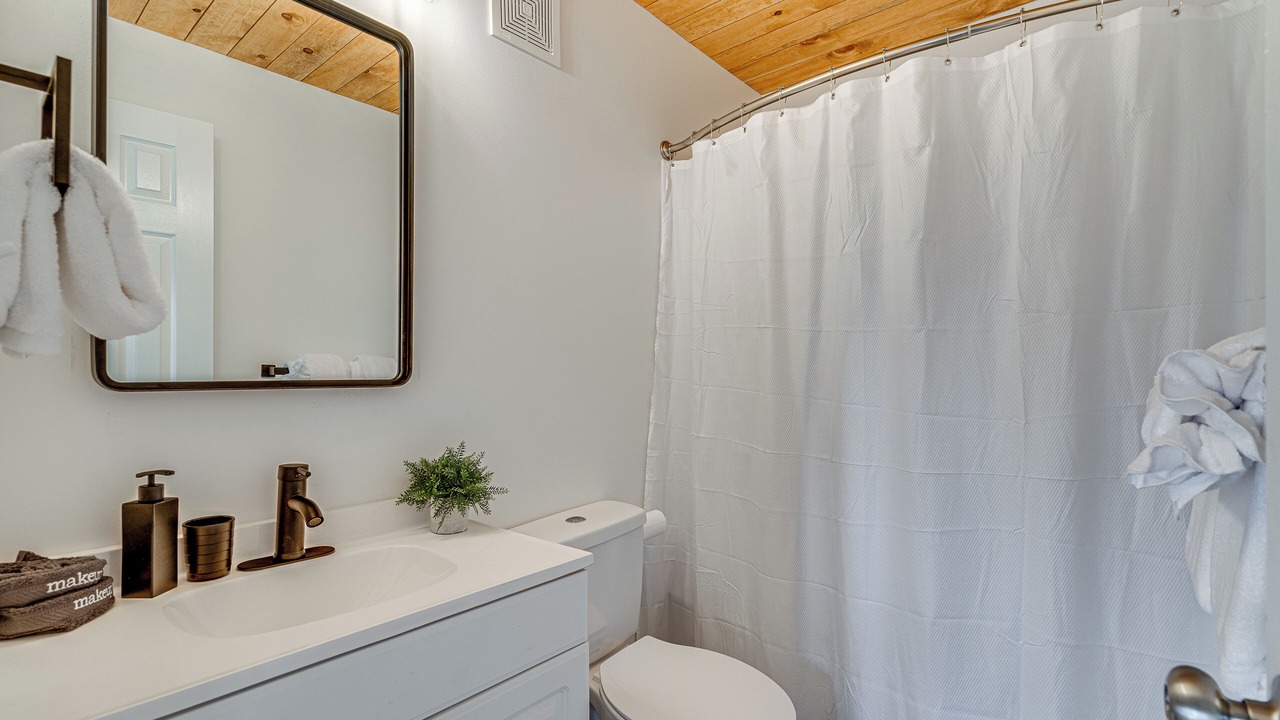 Photo of Bathroom in New Market