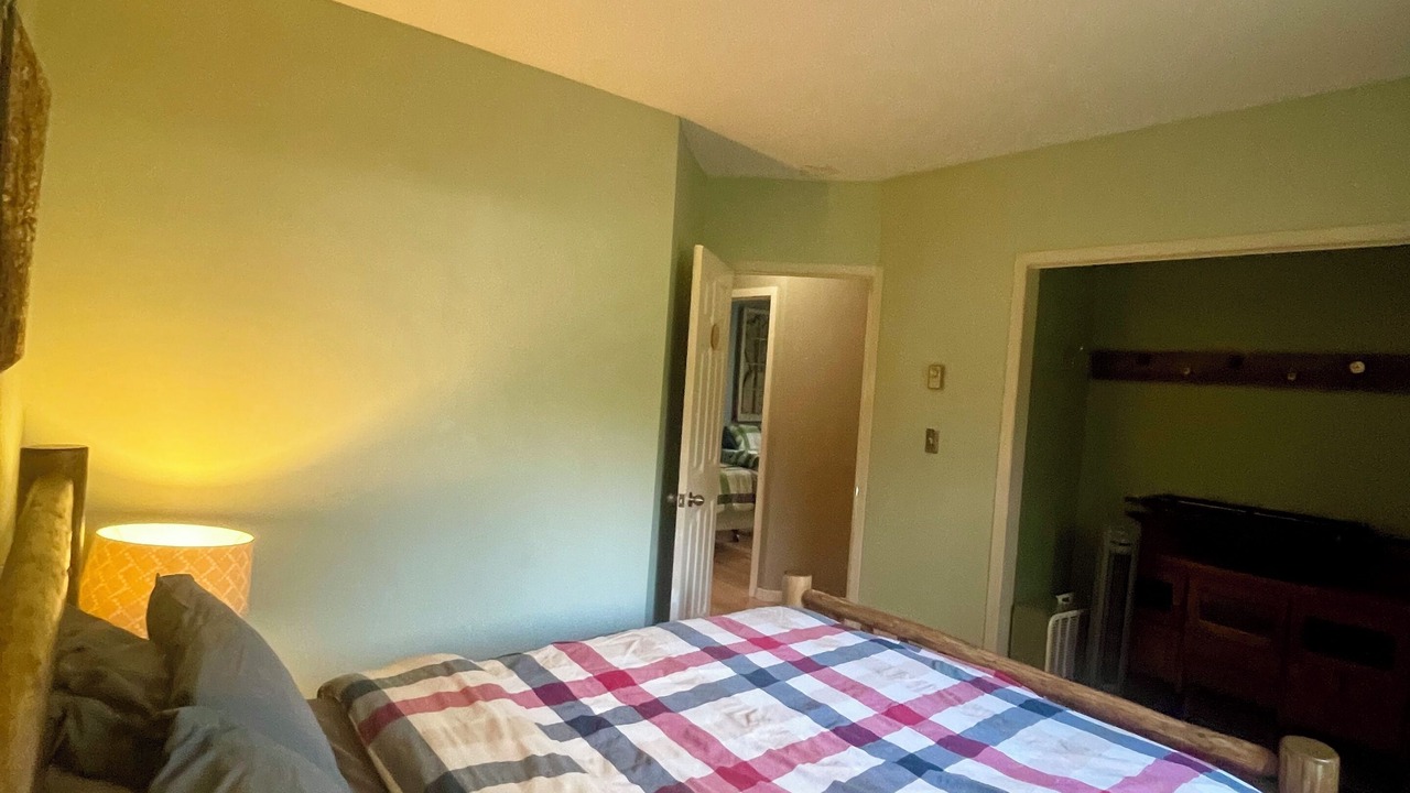 Photo of Bedroom in Gravenhurst