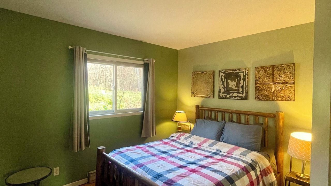 Photo of Bedroom in Gravenhurst