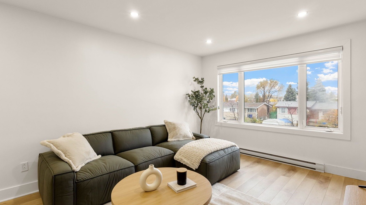 Photo of Livingroom in Laval