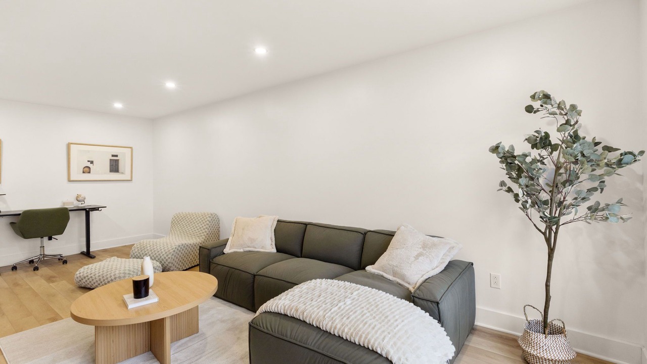 Photo of Livingroom in Laval