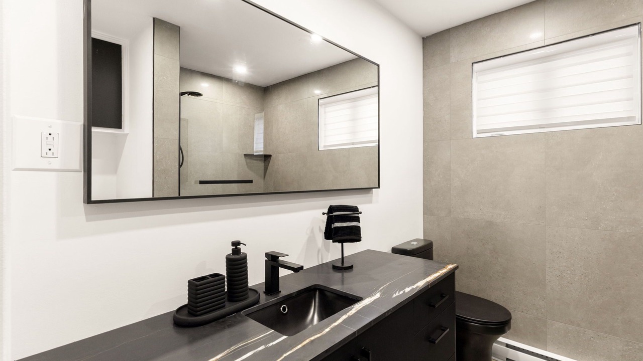 Photo of Bathroom in Laval