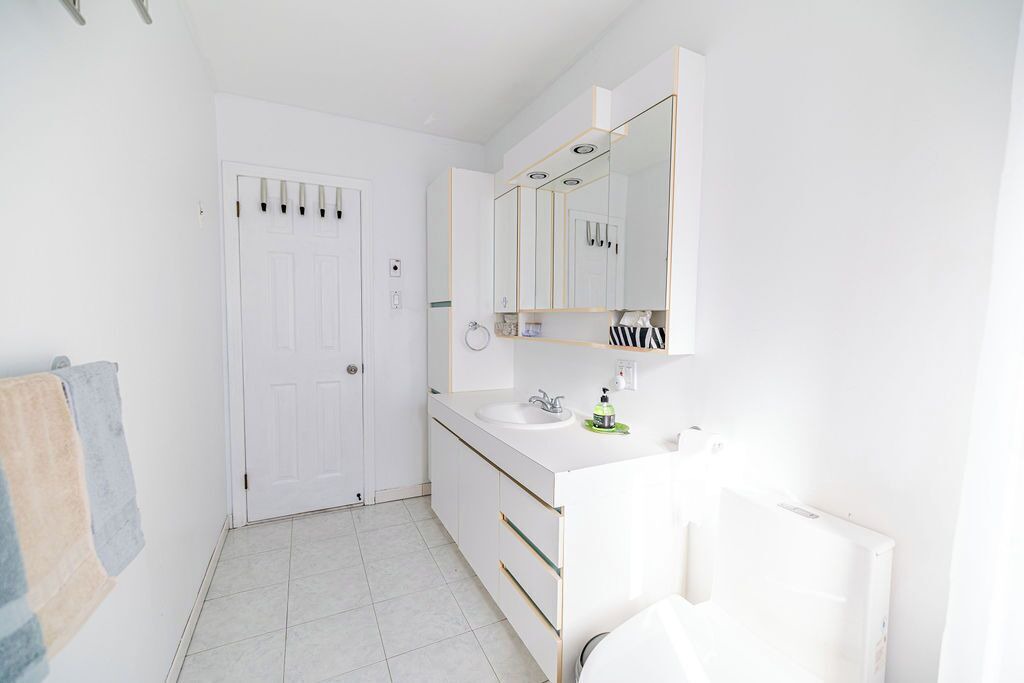 Photo of Bathroom in Saint-Lambert