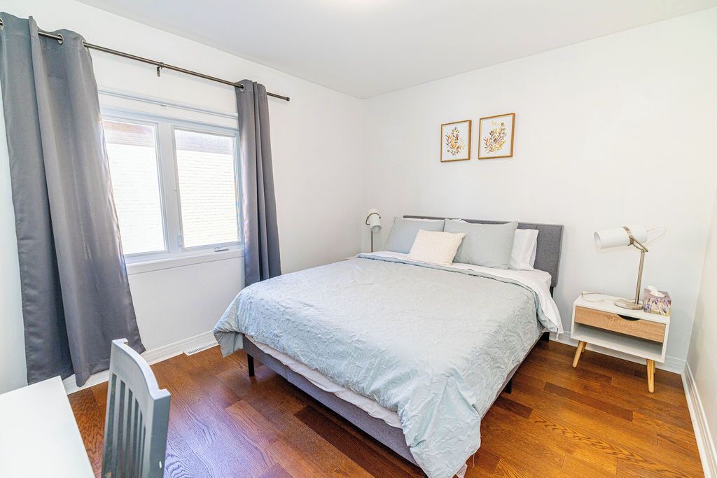 Photo of Bedroom in Saint-Lambert