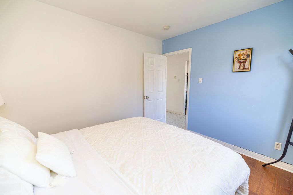 Photo of Bedroom in Saint-Lambert