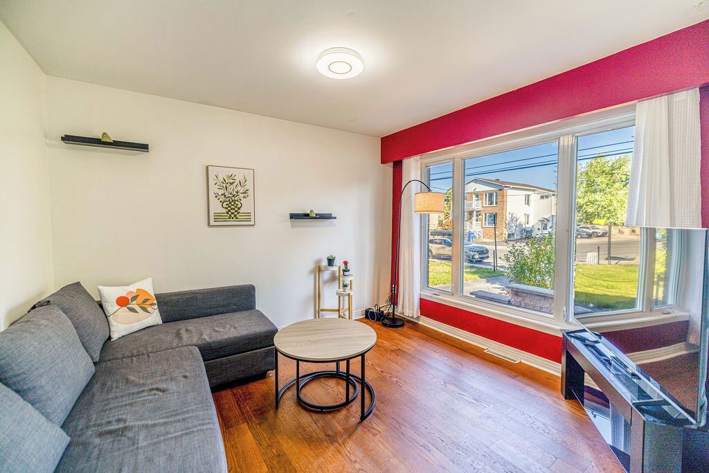 Photo of Livingroom in Saint-Lambert